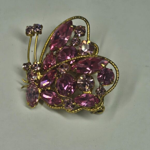Regency Pink Rhinestone Butterfly Pin w/Matching Earrings Vintage Goldtone - Picture 13 of 16